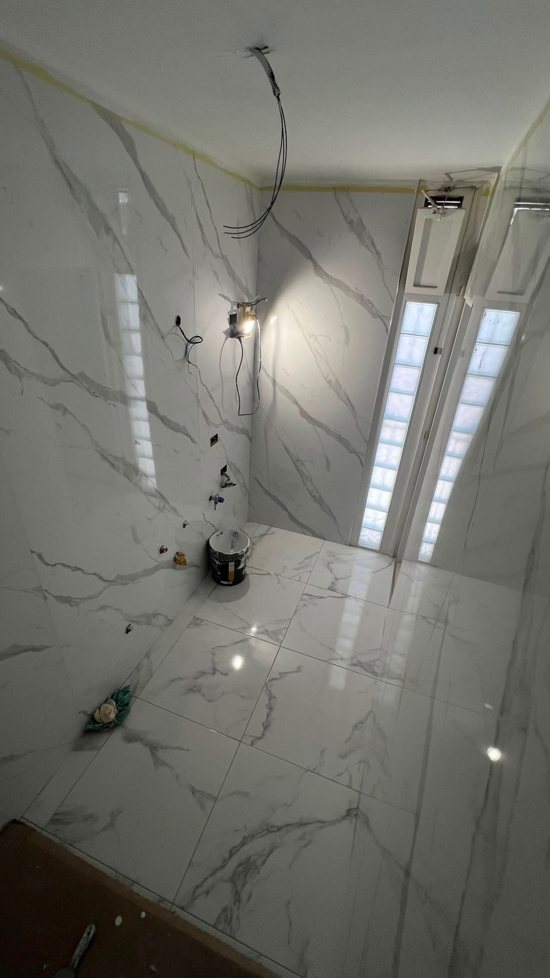 Suelo mármol baño Tenerife - colocación azulejos Suelo mármol baño Tenerife - colocación azulejos